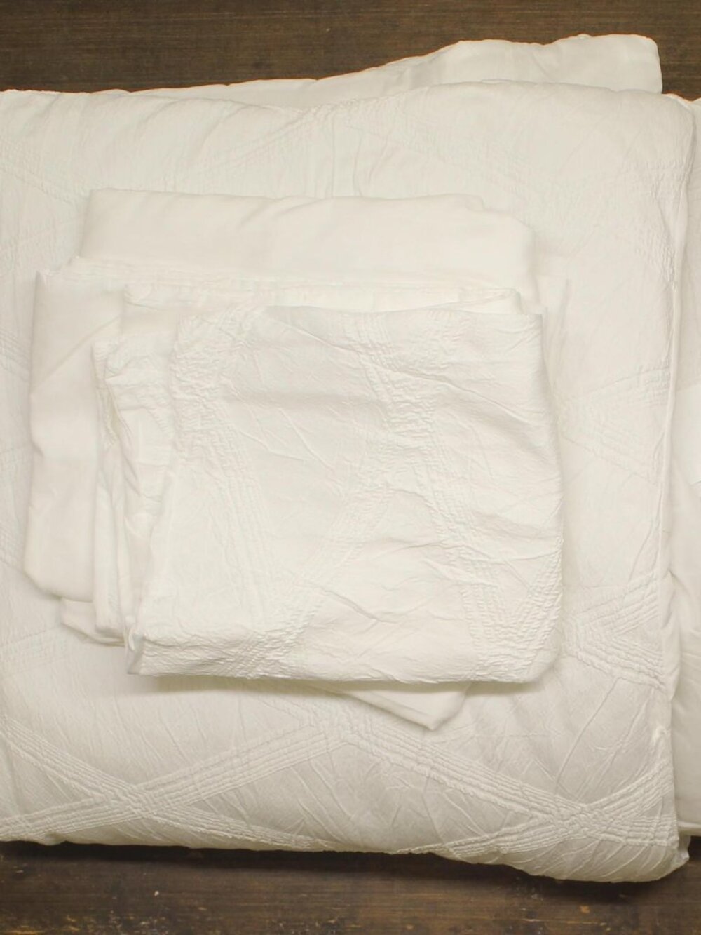 Hallmart Collectibles Goranna 9-Piece Comforter Set 89992 White Queen